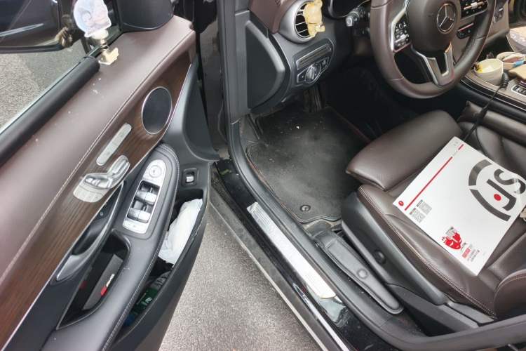 Used Mercedes-Benz GLC 2022 Second Facelift GLC 260 L 4MATIC Luxury Edition Driver Seat