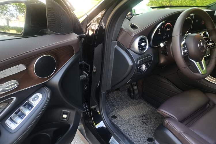 Used Mercedes-Benz GLC 2022 Second Facelift GLC 260 L 4MATIC Luxury Edition Driver Seat