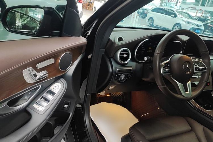 Used Mercedes-Benz GLC 2022 Second Facelift GLC 260 L 4MATIC Luxury Edition Driver Seat