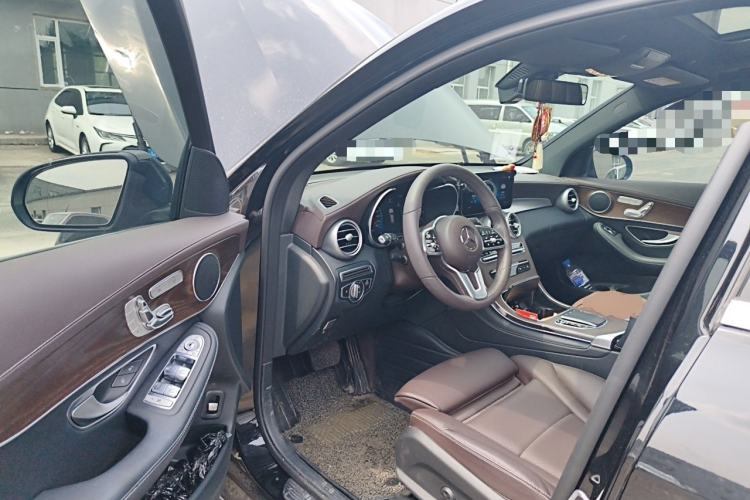 Used Mercedes-Benz GLC 2022 Second Facelift GLC 260 L 4MATIC Luxury Edition Driver Seat