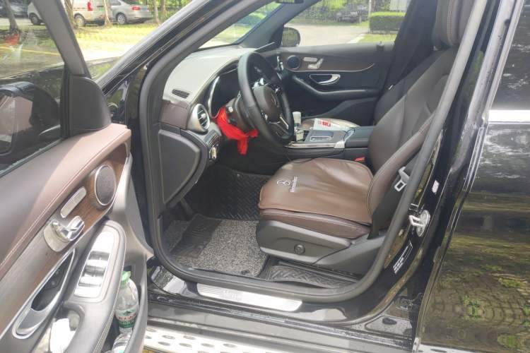 Used Mercedes-Benz GLC 2022 Facelift GLC 260 L 4MATIC Luxury Edition Driver Seat