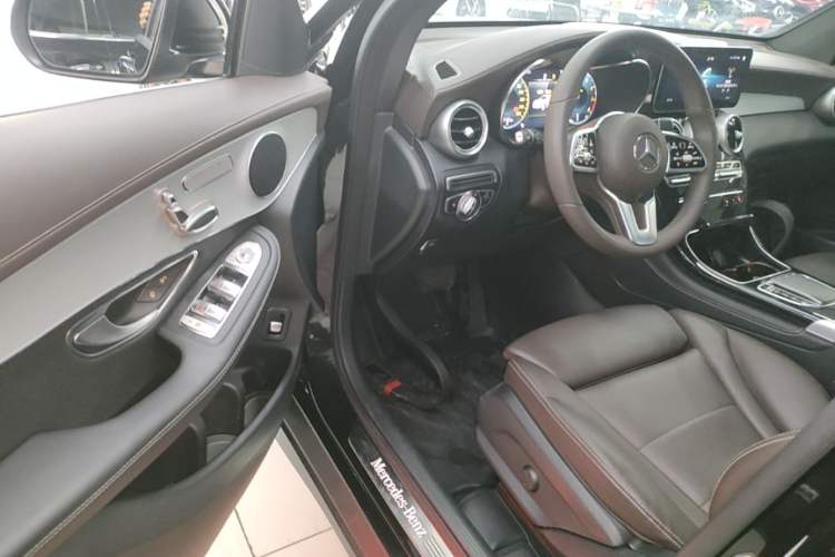 Used Mercedes-Benz GLC 2022 Refreshed GLC 260 L 4MATIC Dynamic Edition Driver Seat