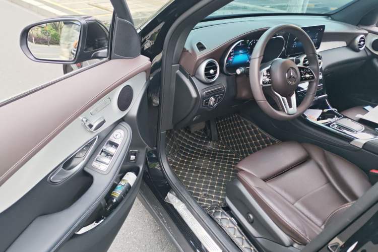 Used Mercedes-Benz GLC 2022 Second Facelift GLC 260 L 4MATIC Dynamic Edition Driver Seat