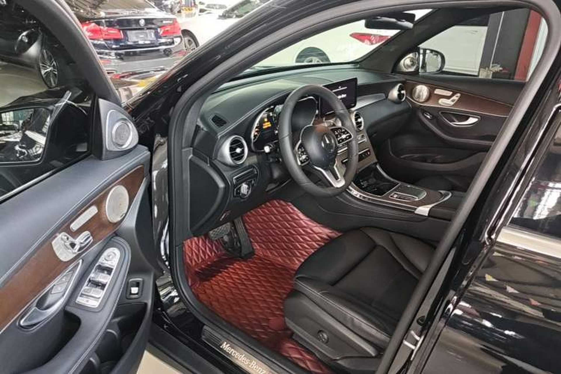 Used Mercedes-Benz GLC 2022 Second Facelift GLC 260 L 4MATIC Luxury Edition Driver Seat