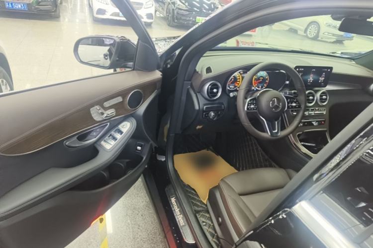 Used Mercedes-Benz GLC 2022 Second Facelift GLC 260 L 4MATIC Luxury Edition Driver Seat