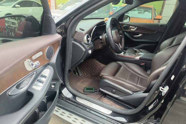 Used Mercedes-Benz GLC 2022 Refreshed GLC 300 L 4MATIC Dynamic Edition Driver Seat