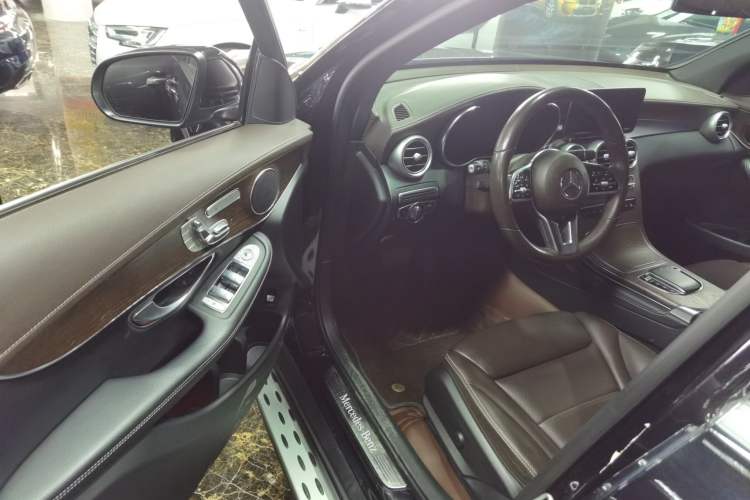 Used Mercedes-Benz GLC 2022 Second Facelift GLC 260 L 4MATIC Luxury Edition Driver Seat
