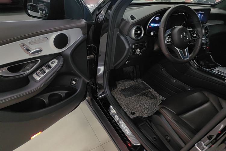 Used Mercedes-Benz GLC 2022 Facelifted GLC 260 L 4MATIC Dynamic Edition Driver Seat