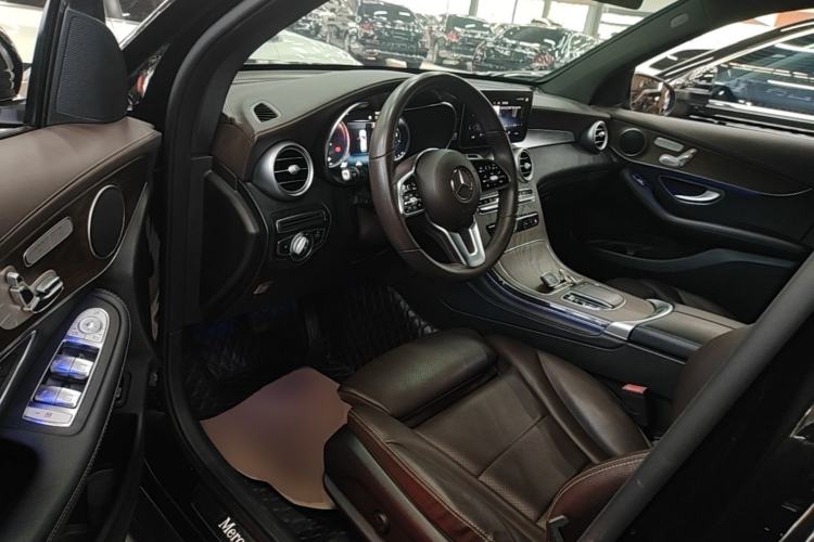 Used Mercedes-Benz GLC 2022 Facelift GLC 300 L 4MATIC Luxury Edition Driver Seat