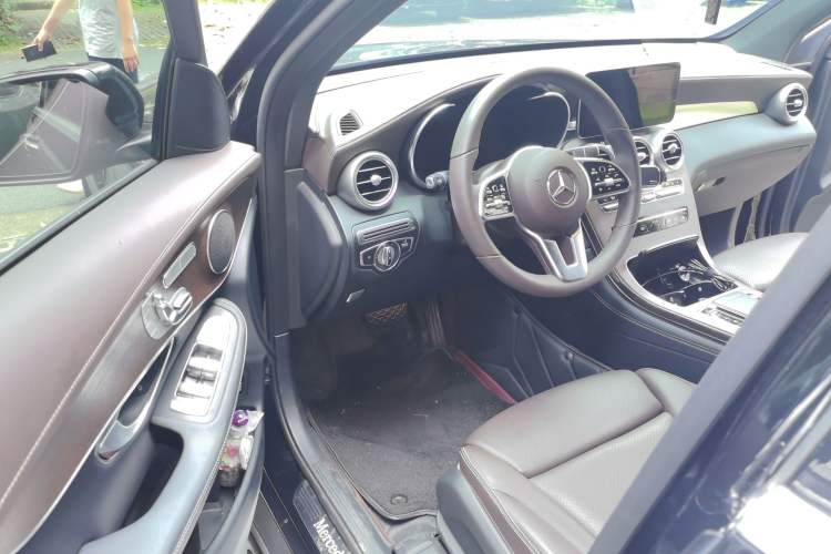Used Mercedes-Benz GLC 2022 Refreshed GLC 300 L 4MATIC Dynamic Edition Driver Seat