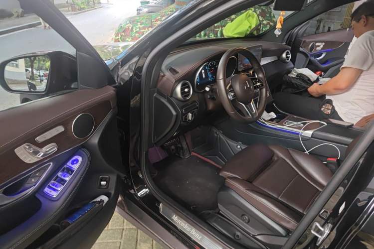 Used Mercedes-Benz GLC 2022 Facelift GLC 260 L 4MATIC Luxury Edition Driver Seat