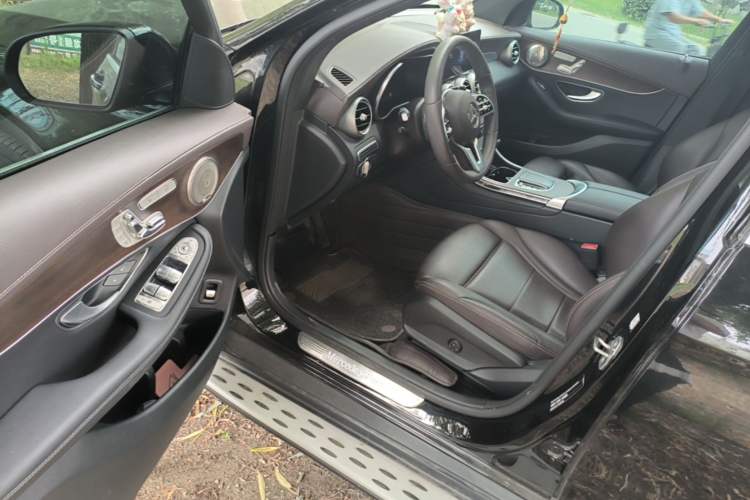 Used Mercedes-Benz GLC 2022 Second Facelift GLC 260 L 4MATIC Luxury Edition Driver Seat