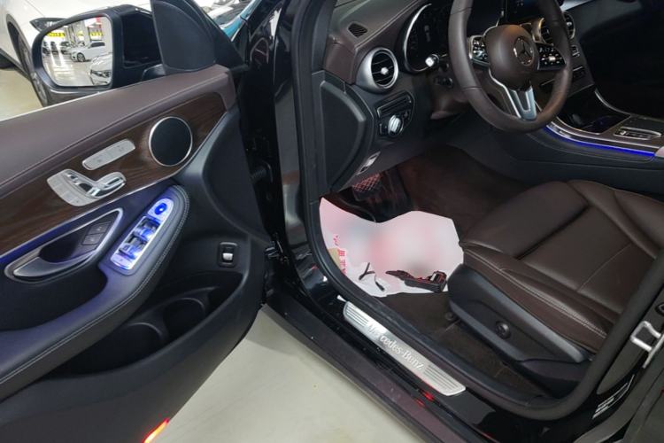 Used Mercedes-Benz GLC 2022 Second Facelift GLC 260 L 4MATIC Luxury Edition Driver Seat