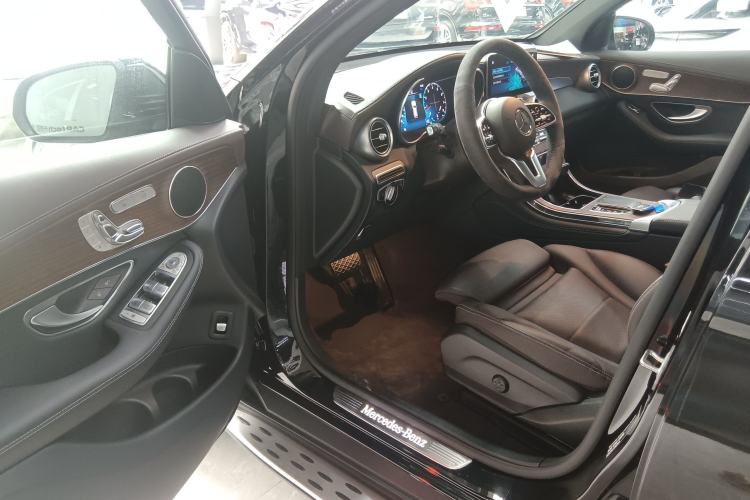 Used Mercedes-Benz GLC 2022 Facelift GLC 260 L 4MATIC Luxury Edition Driver Seat