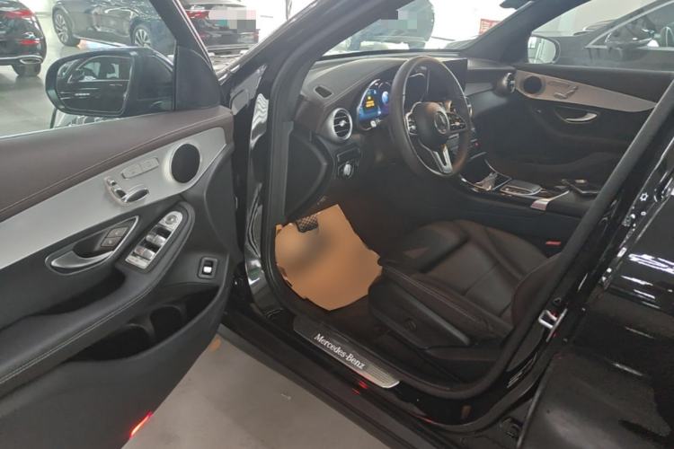 Used Mercedes-Benz GLC 2022 Facelifted GLC 260 L 4MATIC Dynamic Edition Driver Seat