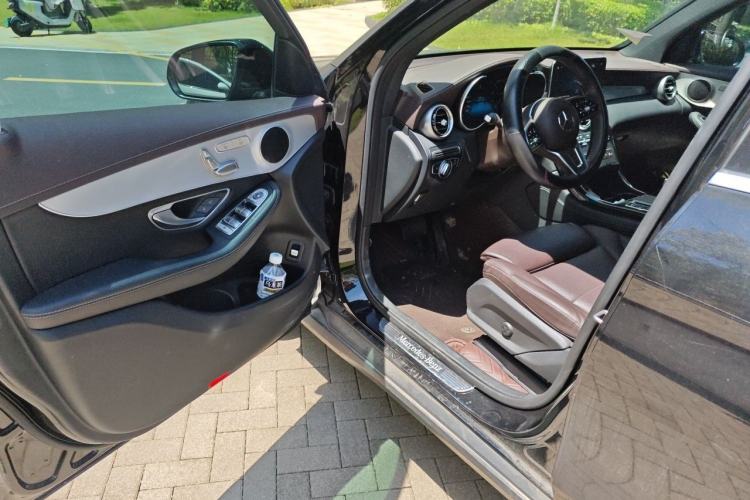 Used Mercedes-Benz GLC 2022 Facelifted GLC 260 L 4MATIC Dynamic Edition Driver Seat