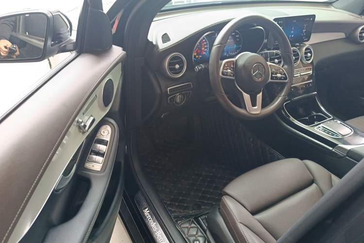 Used Mercedes-Benz GLC 2022 Facelifted GLC 260 L 4MATIC Dynamic Edition Driver Seat