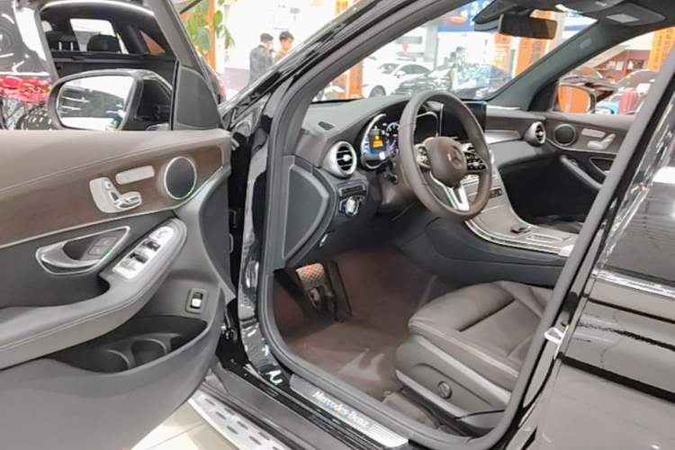 Used Mercedes-Benz GLC 2022 GLC 260 L 4MATIC Luxury Model Driver Seat