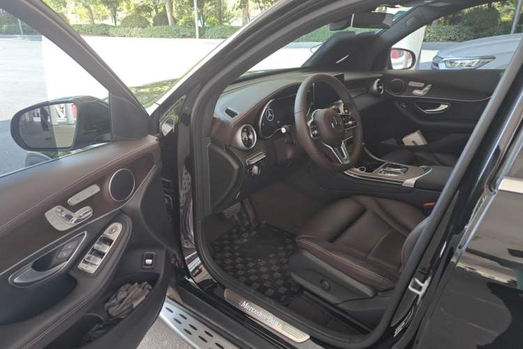 Used Mercedes-Benz GLC 2022 Refreshed GLC 300 L 4MATIC Dynamic Edition Prestige Version Driver Seat
