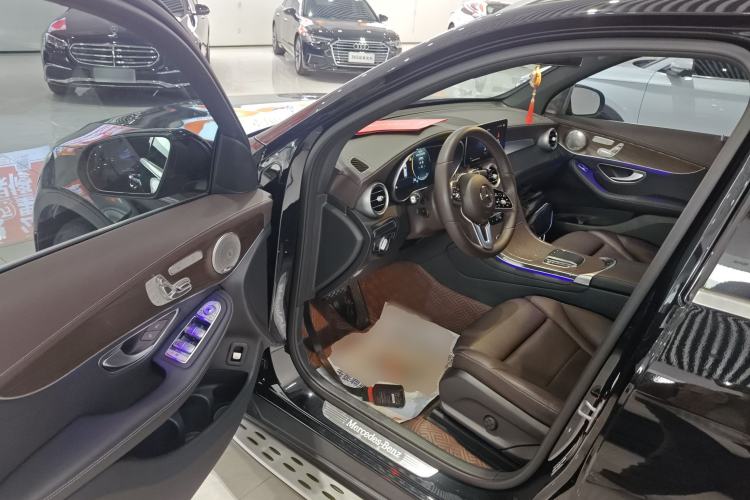 Used Mercedes-Benz GLC 2022 Second Facelift GLC 260 L 4MATIC Luxury Edition Driver Seat