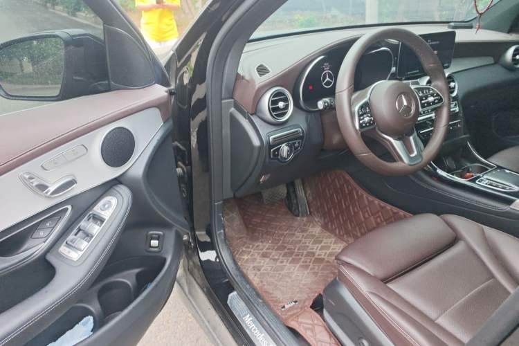 Used Mercedes-Benz GLC 2022 Facelifted GLC 260 L 4MATIC Dynamic Edition Driver Seat