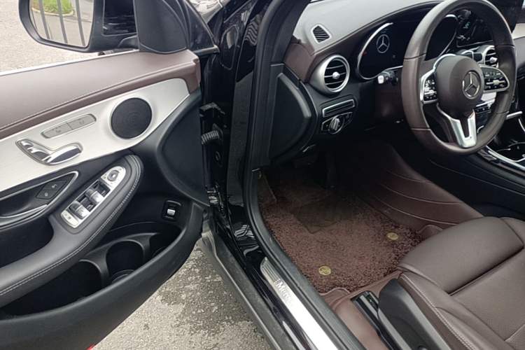 Used Mercedes-Benz GLC 2022 Facelifted GLC 260 L 4MATIC Dynamic Edition Driver Seat