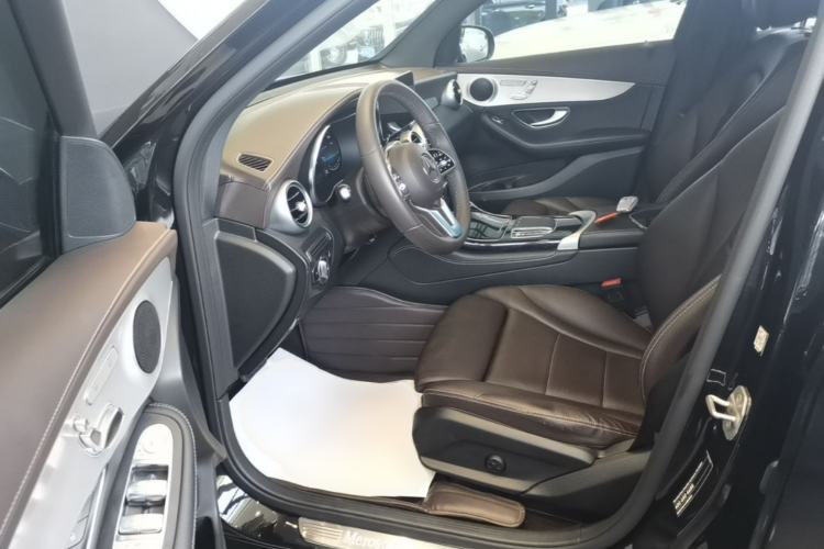 Used Mercedes-Benz GLC 2022 Refreshed GLC 260 L 4MATIC Dynamic Edition Driver Seat