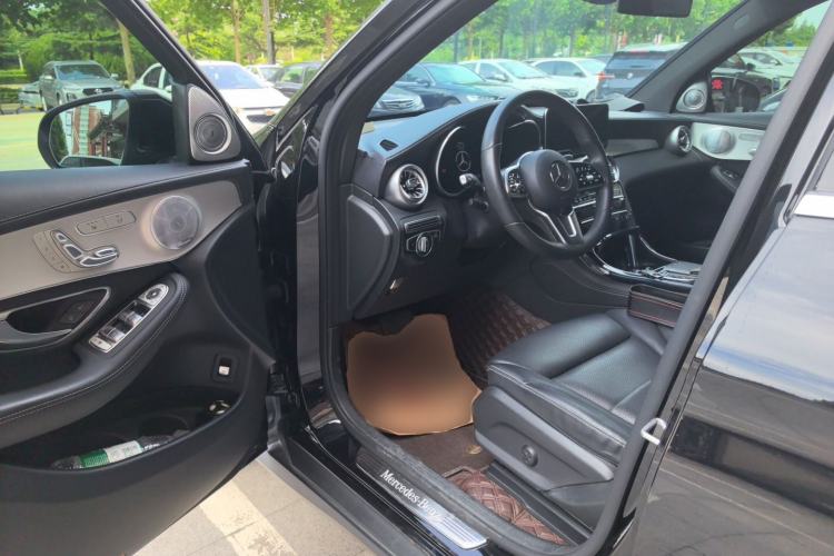 Used Mercedes-Benz GLC 2022 Second Facelift GLC 260 L 4MATIC Dynamic Edition Driver Seat