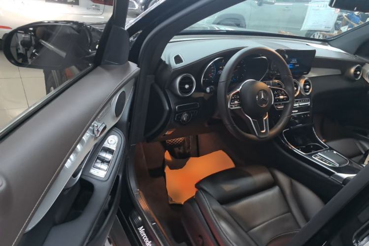 Used Mercedes-Benz GLC 2022 Facelifted GLC 260 L 4MATIC Dynamic Edition Driver Seat