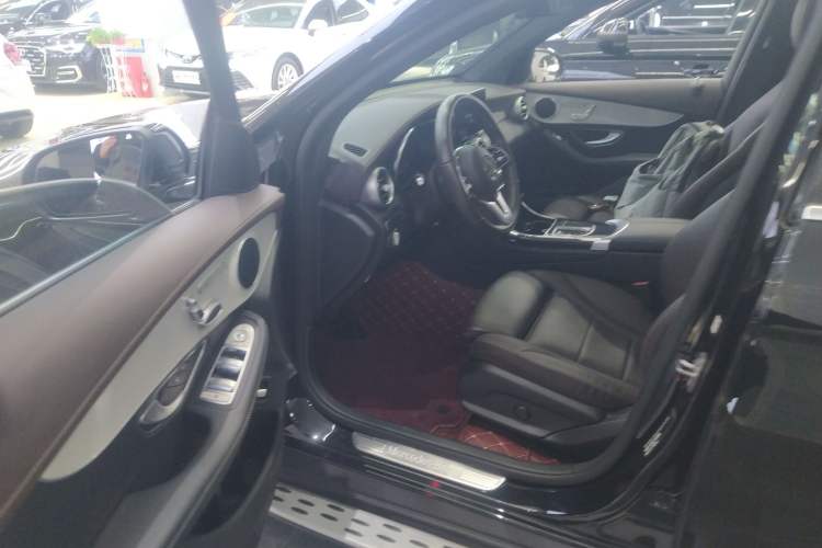Used Mercedes-Benz GLC 2022 Facelifted GLC 260 L 4MATIC Dynamic Edition Driver Seat