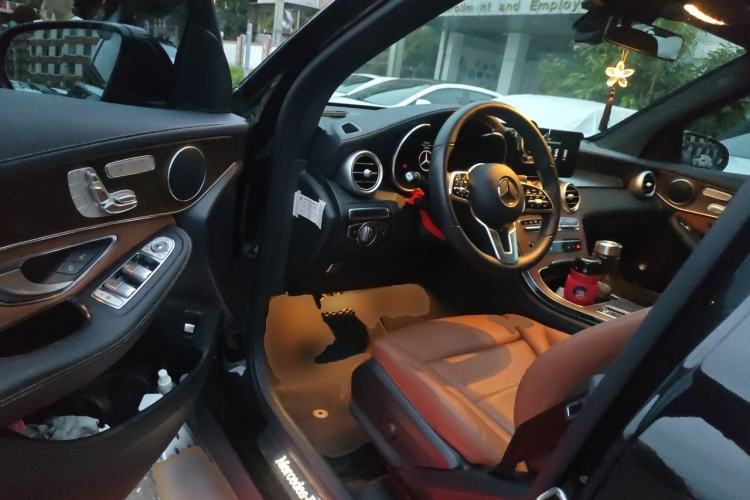 Used Mercedes-Benz GLC 2022 Facelift GLC 260 L 4MATIC Luxury Edition Driver Seat