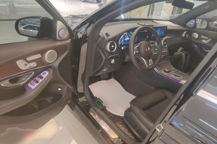 Used Mercedes-Benz GLC 2022 Second Facelift GLC 260 L 4MATIC Luxury Edition Driver Seat