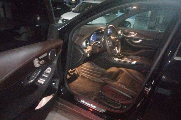 Used Mercedes-Benz GLC 2022 Second Facelift GLC 260 L 4MATIC Luxury Edition Driver Seat