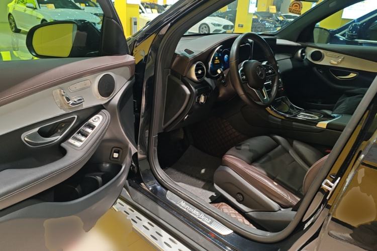 Used Mercedes-Benz GLC 2022 Second Facelift GLC 260 L 4MATIC Dynamic Edition Driver Seat