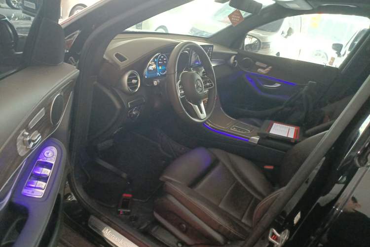 Used Mercedes-Benz GLC 2022 Second Facelift GLC 260 L 4MATIC Luxury Edition Driver Seat