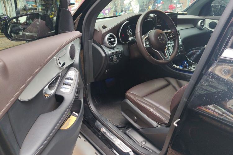 Used Mercedes-Benz GLC 2022 Facelifted GLC 260 L 4MATIC Dynamic Edition Driver Seat