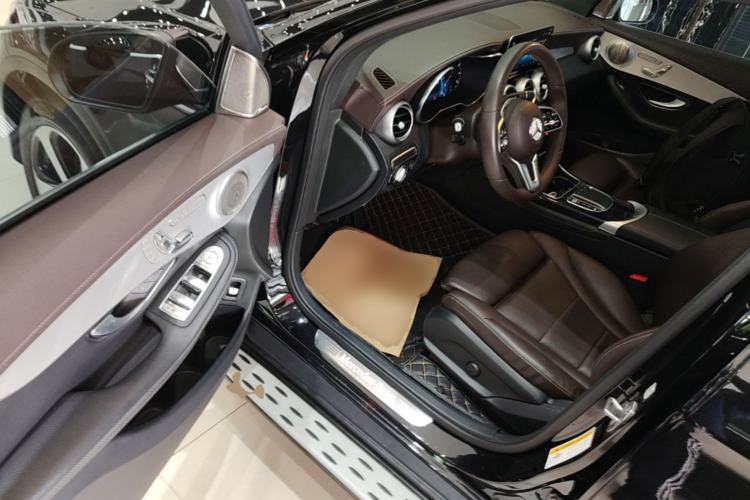 Used Mercedes-Benz GLC 2022 Second Facelift GLC 260 L 4MATIC Dynamic Edition Driver Seat