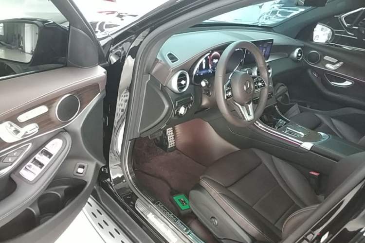 Used Mercedes-Benz GLC 2022 Refreshed GLC 300 L 4MATIC Dynamic Edition Prestige Version Driver Seat