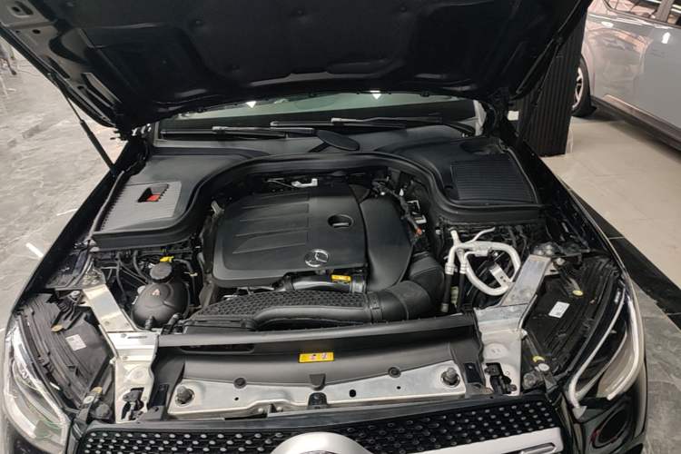 Used Mercedes-Benz GLC 2022 GLC 300 L 4MATIC Dynamic Model Engine Bay