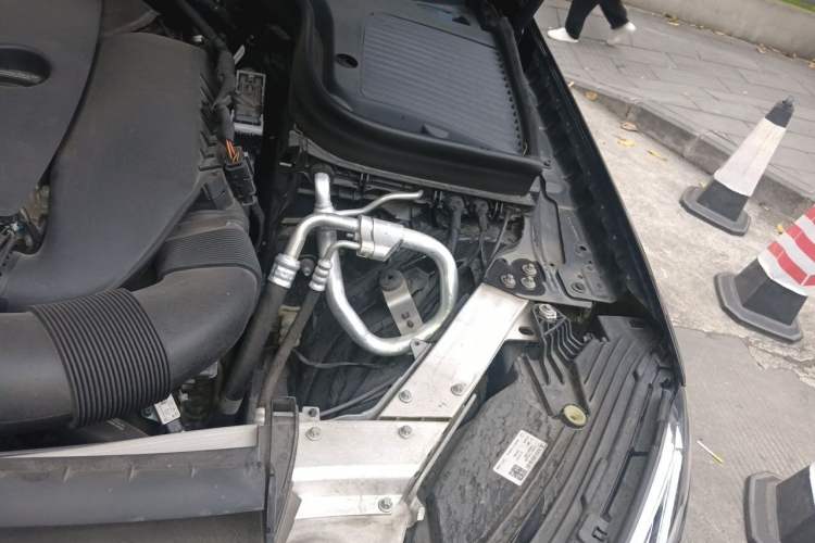 Used Mercedes-Benz GLC 2022 GLC 260 L 4MATIC Luxury Model Engine Bay Left