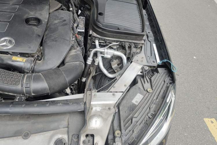 Used Mercedes-Benz GLC 2022 Second Facelift GLC 260 L 4MATIC Luxury Edition Engine Bay Left