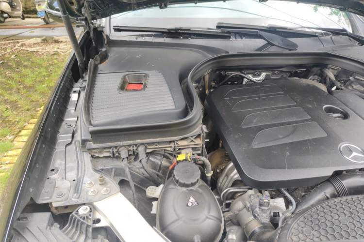 Used Mercedes-Benz GLC 2022 Facelift GLC 260 L 4MATIC Luxury Edition Engine Bay Right