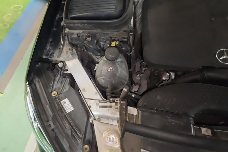 Used Mercedes-Benz GLC 2022 Second Facelift GLC 260 L 4MATIC Luxury Edition Engine Bay Right