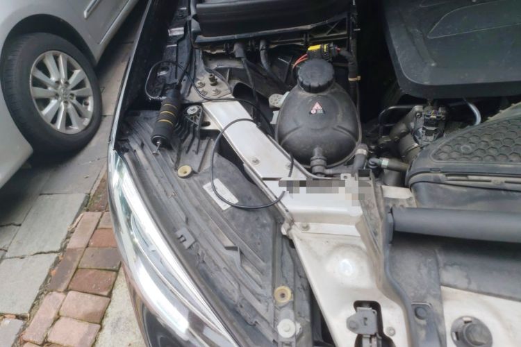 Used Mercedes-Benz GLC 2022 GLC 260 L 4MATIC Luxury Model Engine Bay Right