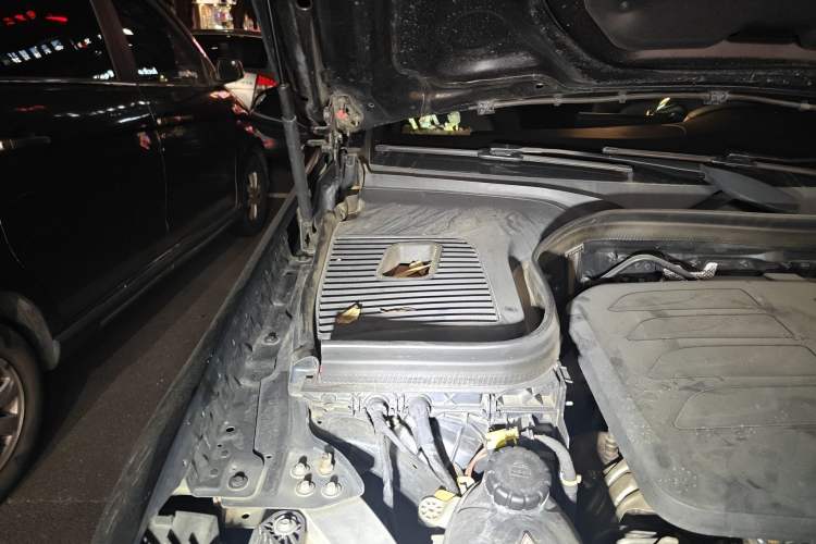 Used Mercedes-Benz GLC 2022 GLC 260 L 4MATIC Luxury Model Engine Bay Right