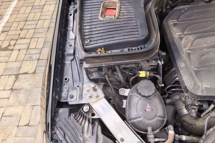 Used Mercedes-Benz GLC 2022 Refreshed GLC 260 L 4MATIC Dynamic Edition Engine Bay Right
