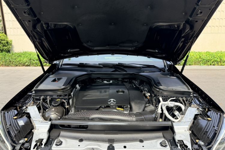 Used Mercedes-Benz GLC 2022 Facelift GLC 260 L 4MATIC Luxury Edition Engine Bay