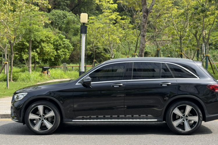 Used Mercedes-Benz GLC 2022 Facelift GLC 300 L 4MATIC Luxury Edition Exterior 1