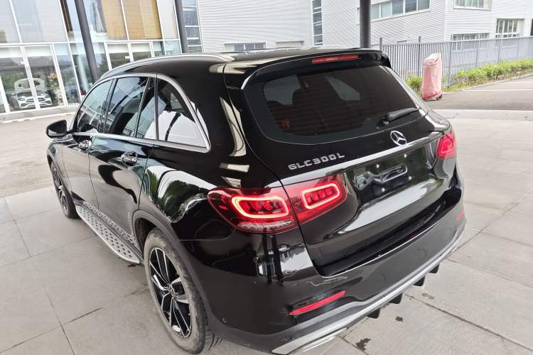 Used Mercedes-Benz GLC 2022 Second Facelift GLC 260 L 4MATIC Luxury Edition Exterior 2