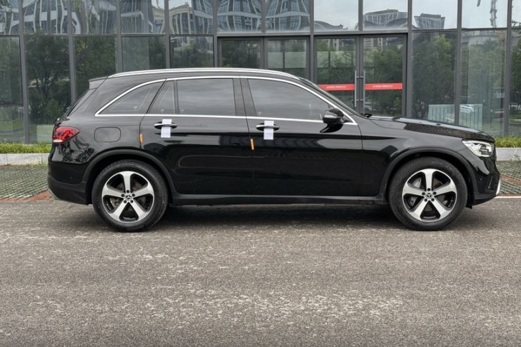 Used Mercedes-Benz GLC 2022 Second Facelift GLC 260 L 4MATIC Dynamic Edition Exterior 2